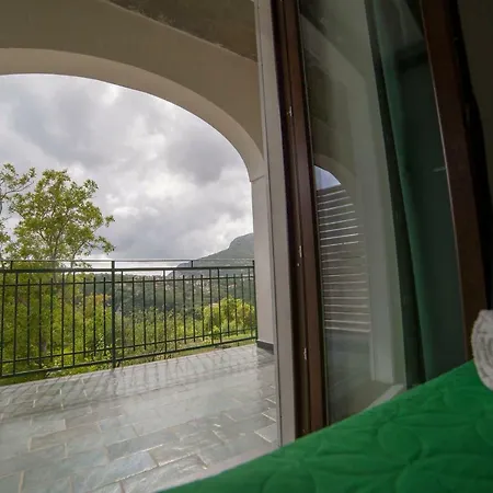 Couette-café Jerula 3*