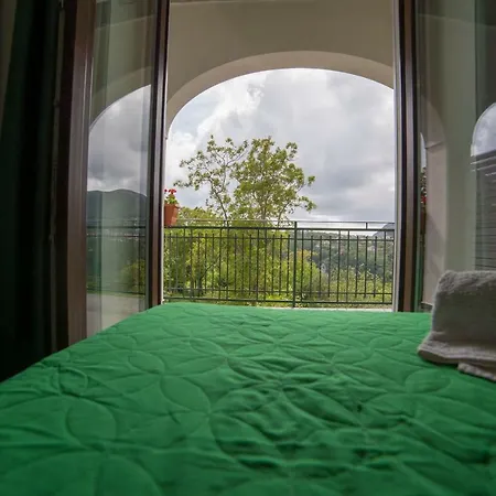 Jerula Couette-café Agerola